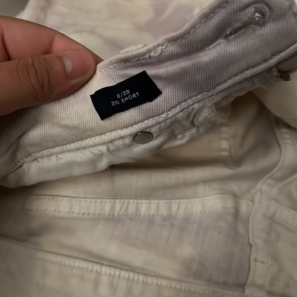 Gap shorts, womens 8 - Picture 2 of 4